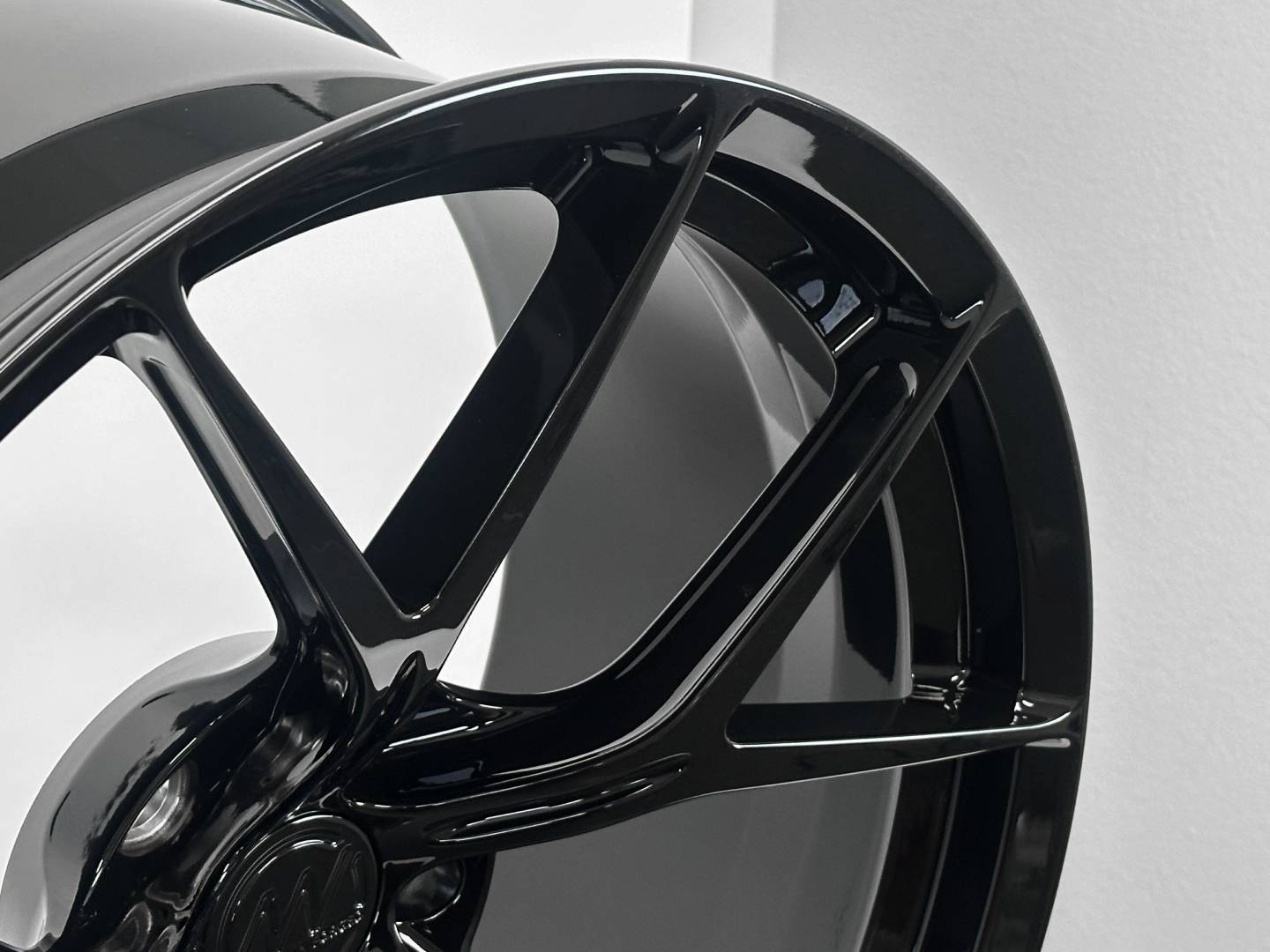 AWZZ for BMW M5/M8 20x9.5 Inch +22 Offset Forged Wheels Gloss