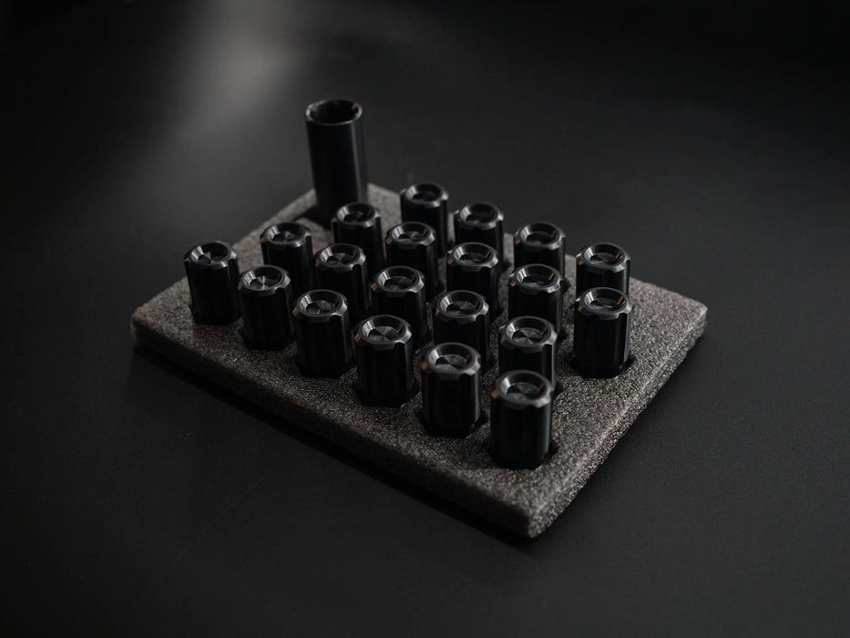 Titanium Closed GR5 Black Anti Theft Wheel Lug Nuts