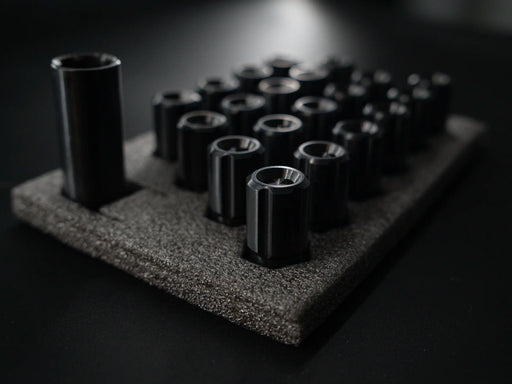 Titanium Closed GR5 Black Anti Theft Wheel Lug Nuts
