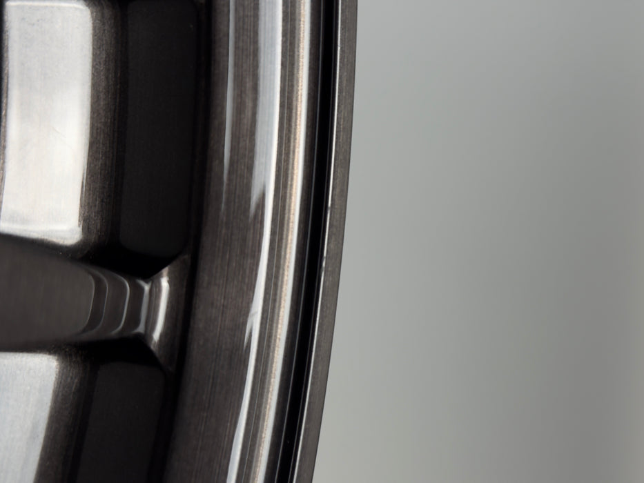 AWDX 18×8.5 Titan outlet demo wheel — actual unit, photo 4