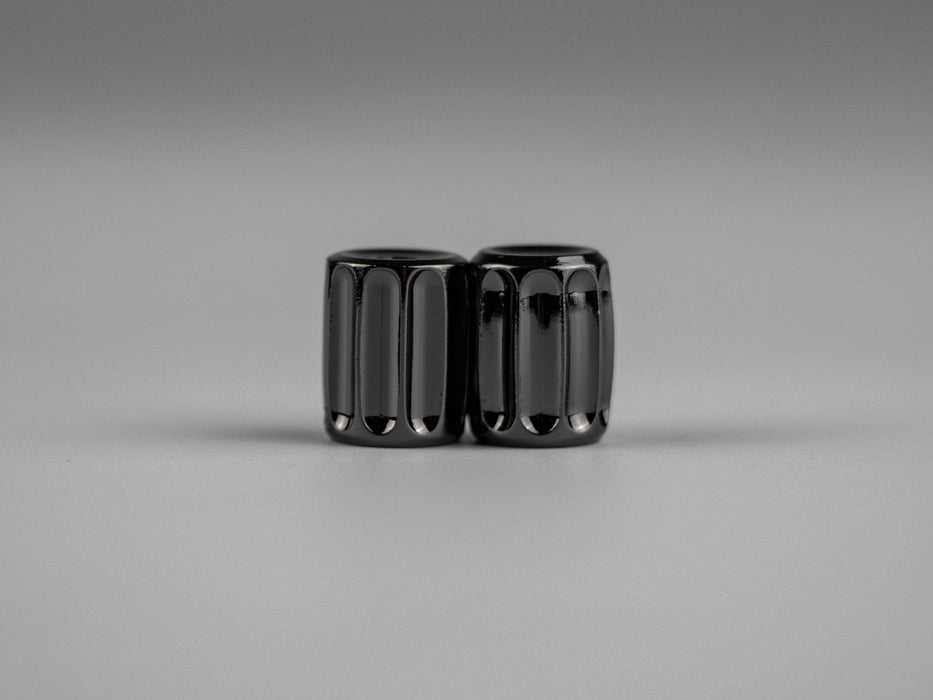 Atomic Wheels black locking valve stem caps - set of 4 with installation tool (valve-Black3.webp)