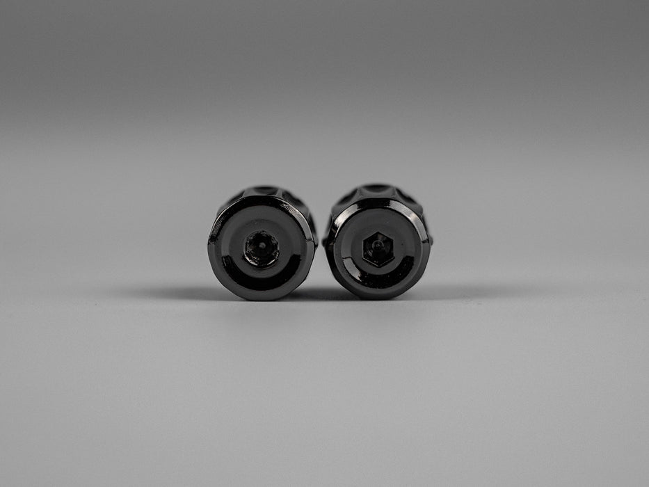 Atomic Wheels black locking valve stem caps - set of 4 with installation tool (valve-Black4.webp)